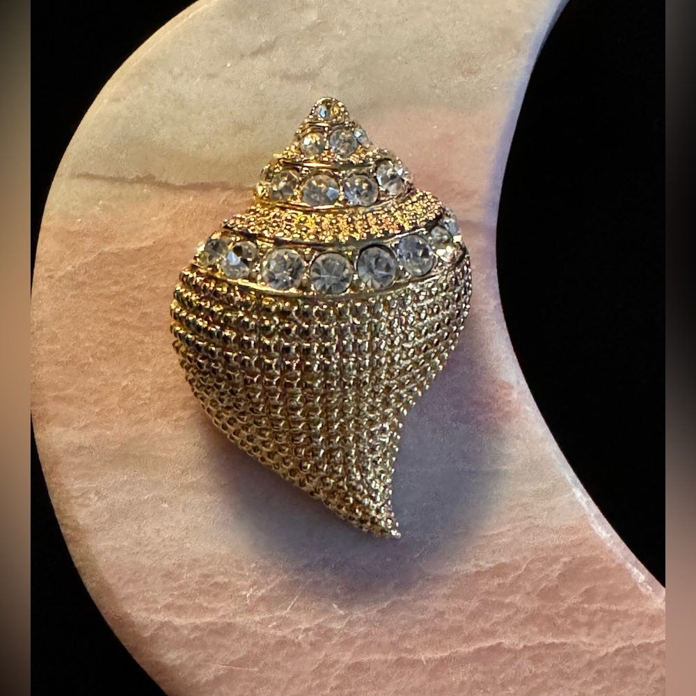 KJL Vintage Conch Shell Brooch🐚 - Picture 2 of 10